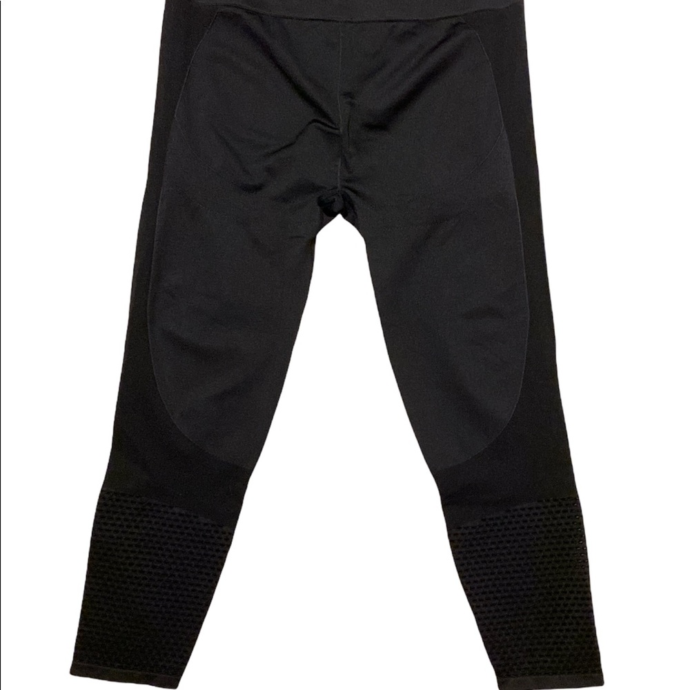 Fabletics Black Tight Fitness Medium Mesh Leggings